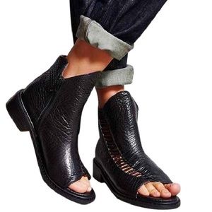 New Kobe Husk Alloy Sandal, size 38, black